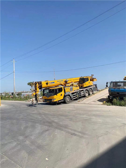 海拉尔区吊车作业时，可能会产生哪些额外收费项目？