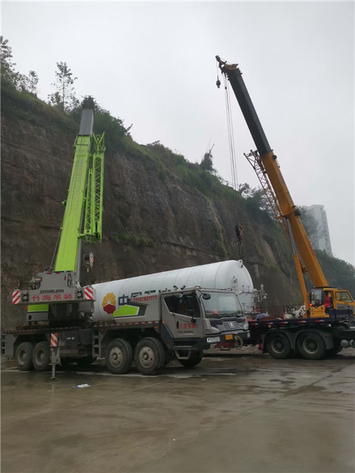 海拉尔区“不怕风雨冻”—— 吊车的 “恶劣环境适应” 技术